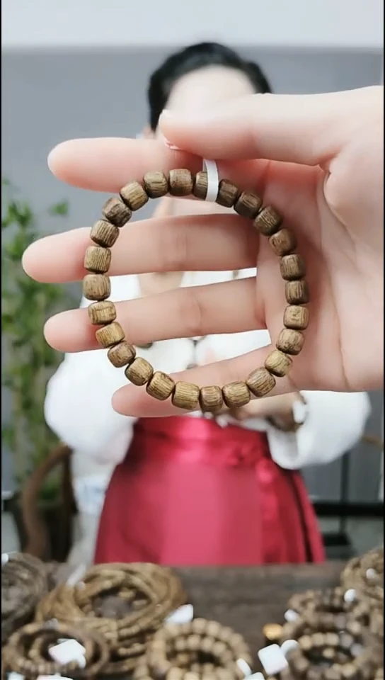 【闪购商品】沉香手串桶珠单圈0.6/11多样性发一样