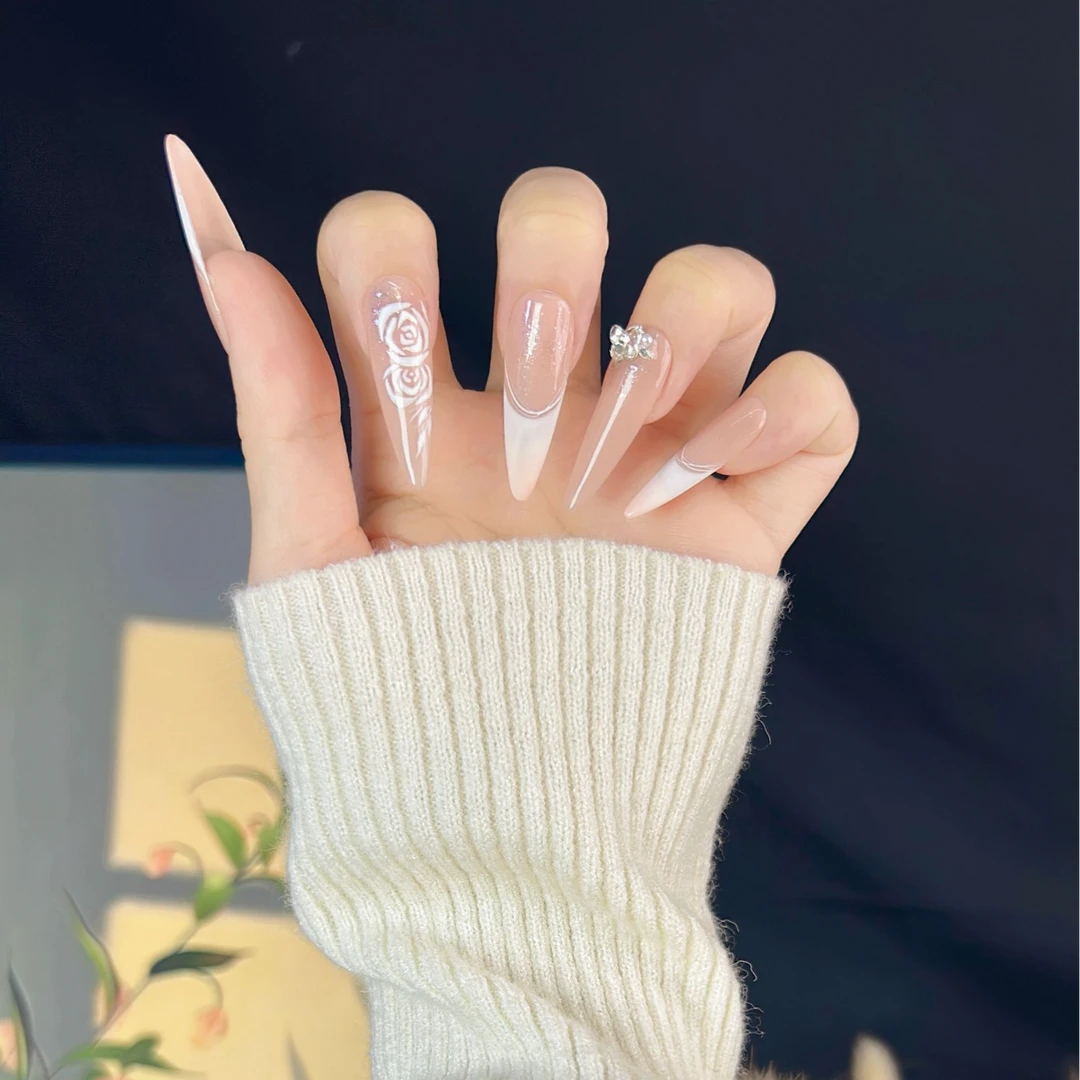 【野莓】♡ 小指艺手工穿戴甲（手绘白玫瑰）