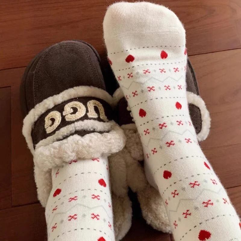 2024新款慵懒ins风百搭秋冬棉袜子女费尔岛复古文艺爱心中筒堆堆