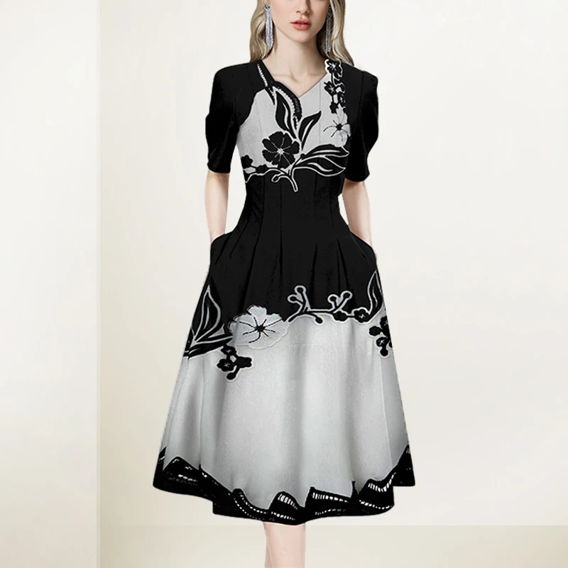 黑色减龄绣花连衣裙女2025年夏装新款重工别致显瘦气质a字裙子潮