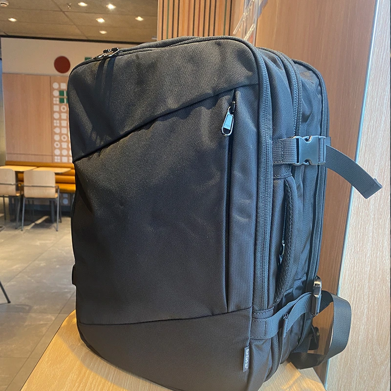 线下一万两千日元~正品sun超强功能扩展装电脑增大容量双肩背包