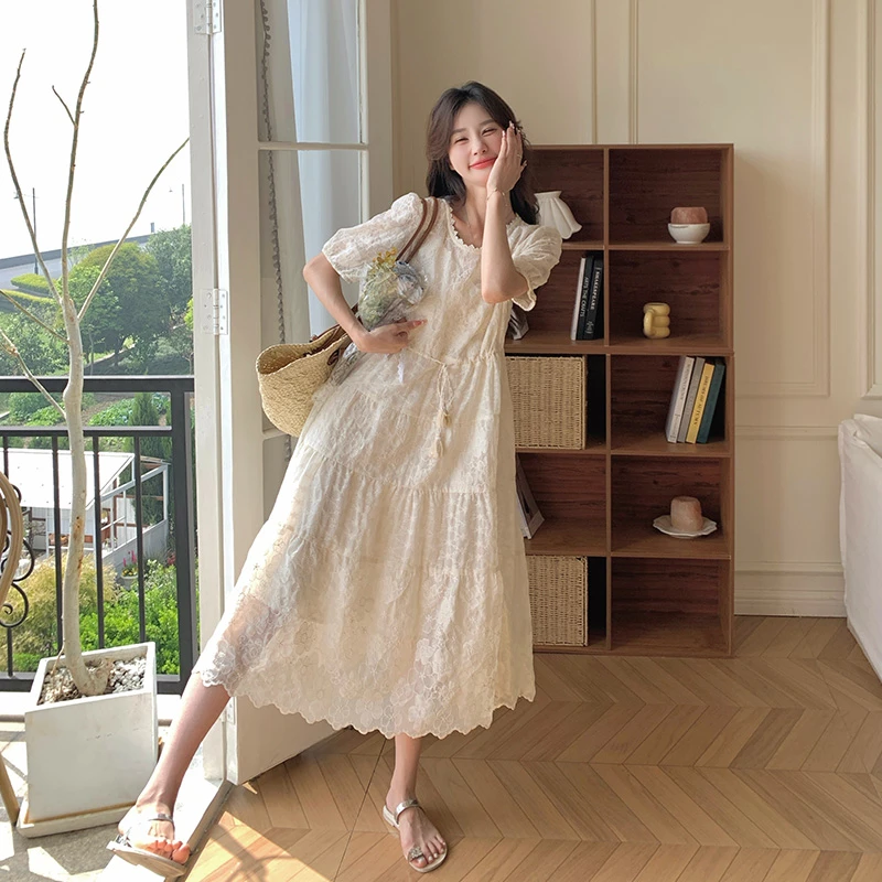 茶歇法式泡泡袖白色蕾丝连衣裙女2024夏季新款气质温柔慵懒仙女裙