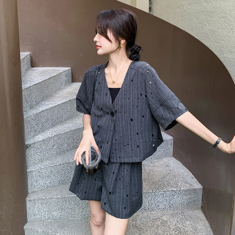 欧洲站夏装搭配一整套时尚设计感小众气质时尚休闲短裤条纹两件套