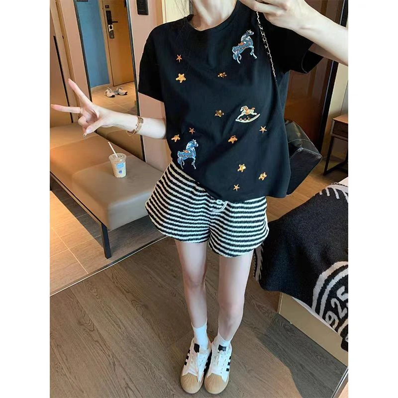 微胖大码女装黑色针织刺绣短袖t恤胖mm夏季新款宽松显廋遮肚上衣