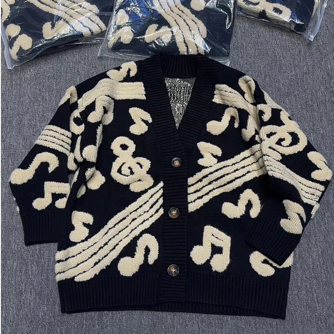 【波波家】韩版秋冬字母提花加厚毛衣外套