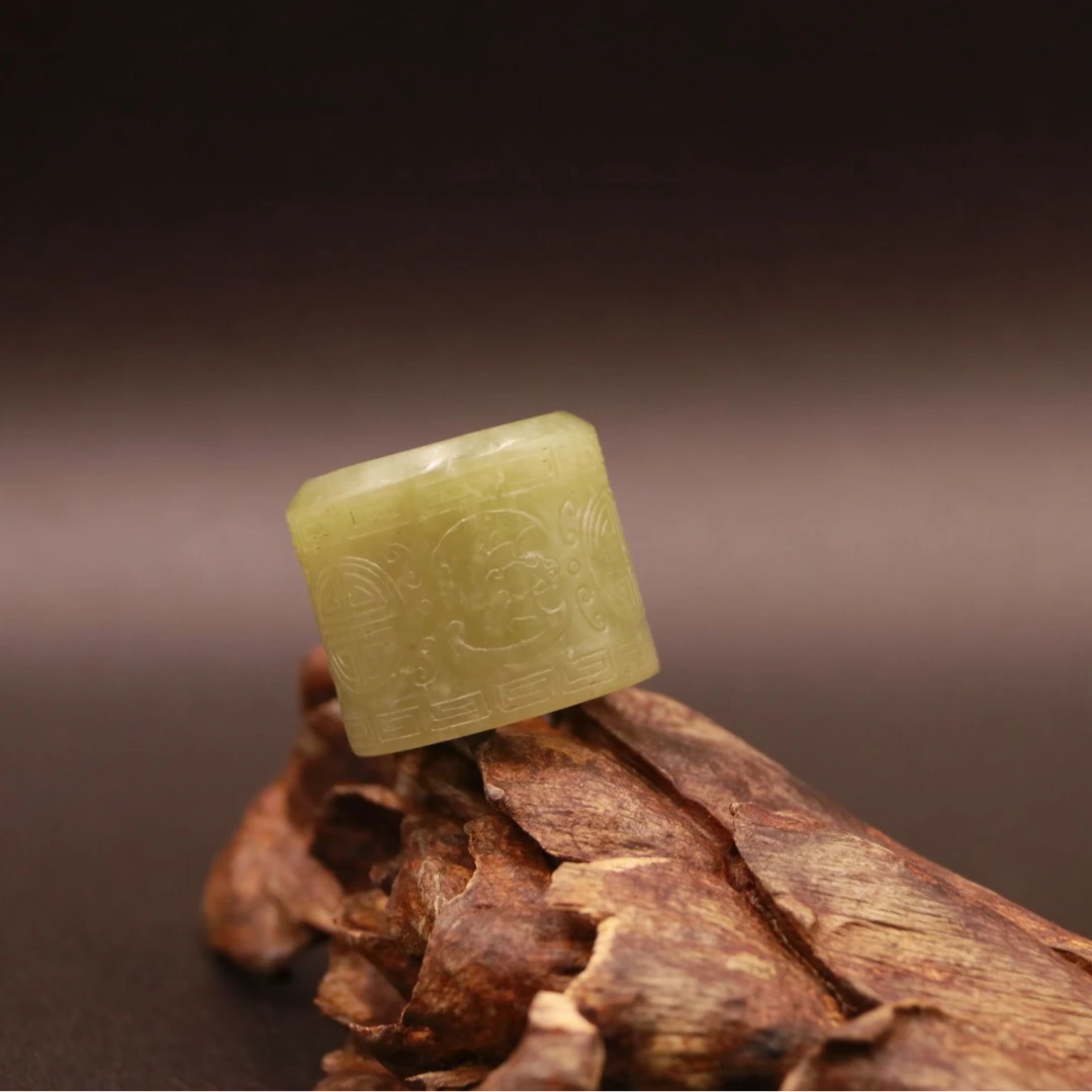 20世纪前期（清晚期）和田玉福寿纹板指/27.2g/127108