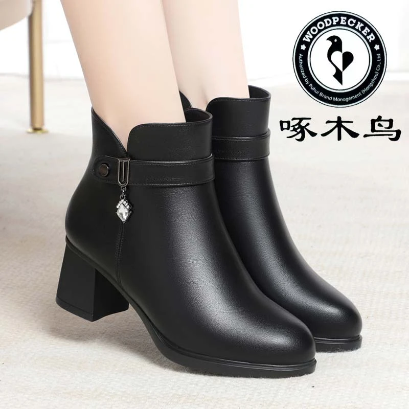 啄木鸟秋冬季新款保暖加绒妈妈鞋-时尚优雅防滑短靴-软底百搭靴子