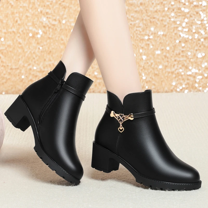 棉鞋短靴中跟女士妈妈保暖防滑短靴中年冬中老年保暖妈妈鞋高跟