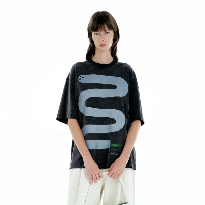 IIIVIVINIKO 2025SS"生肖联名系列"水洗印花短袖T恤C510529337A