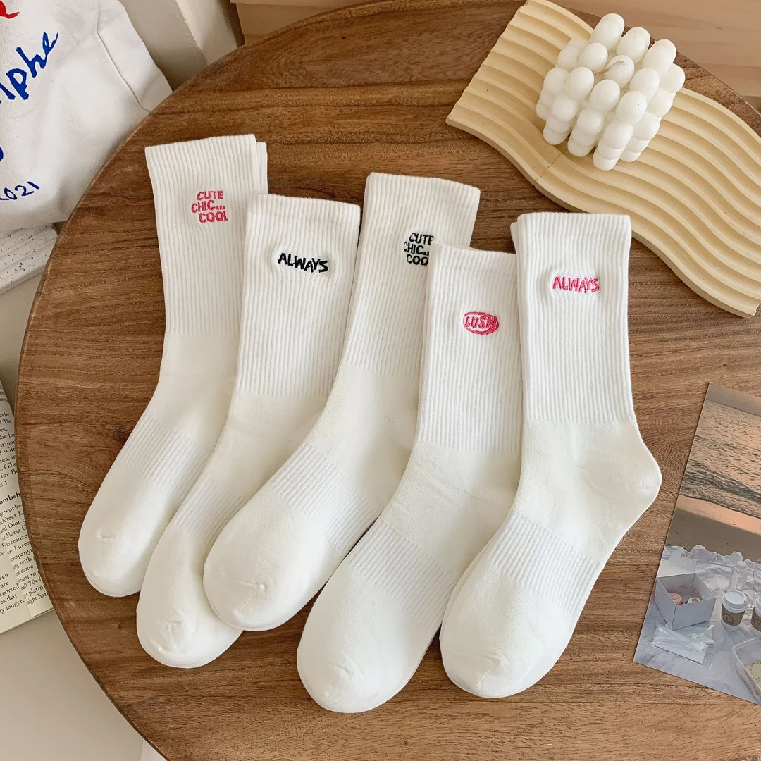 刺绣袜子春秋款女长筒袜白色堆堆袜女中筒袜外穿潮高筒袜女士棉袜