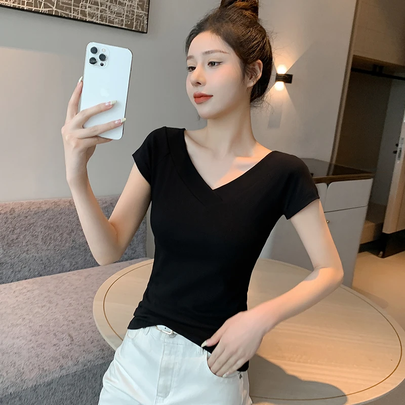 黑色短袖t恤女2025新款夏季V领半袖小众修身显瘦露背低领上衣百搭