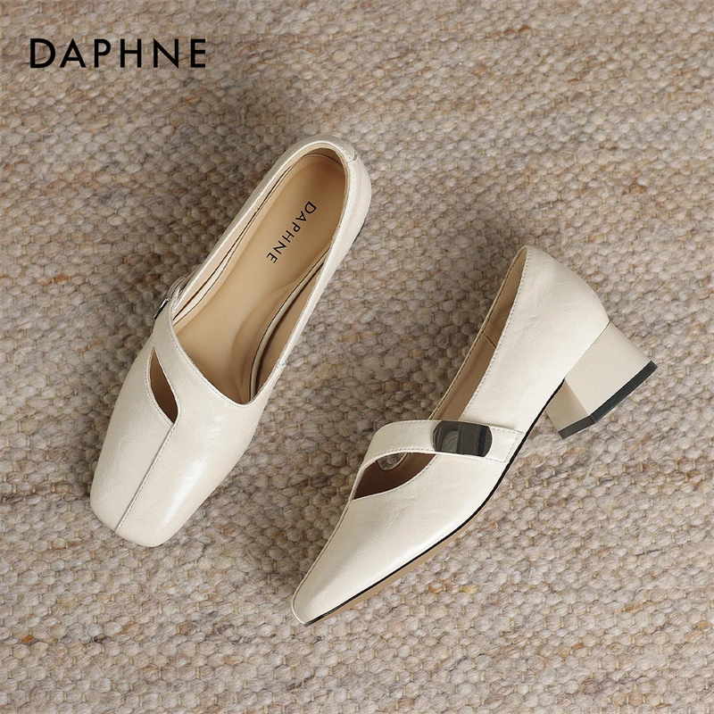 达芙妮25秋季女单鞋百搭软底复古法式粗跟方头温柔玛丽珍鞋【正品】