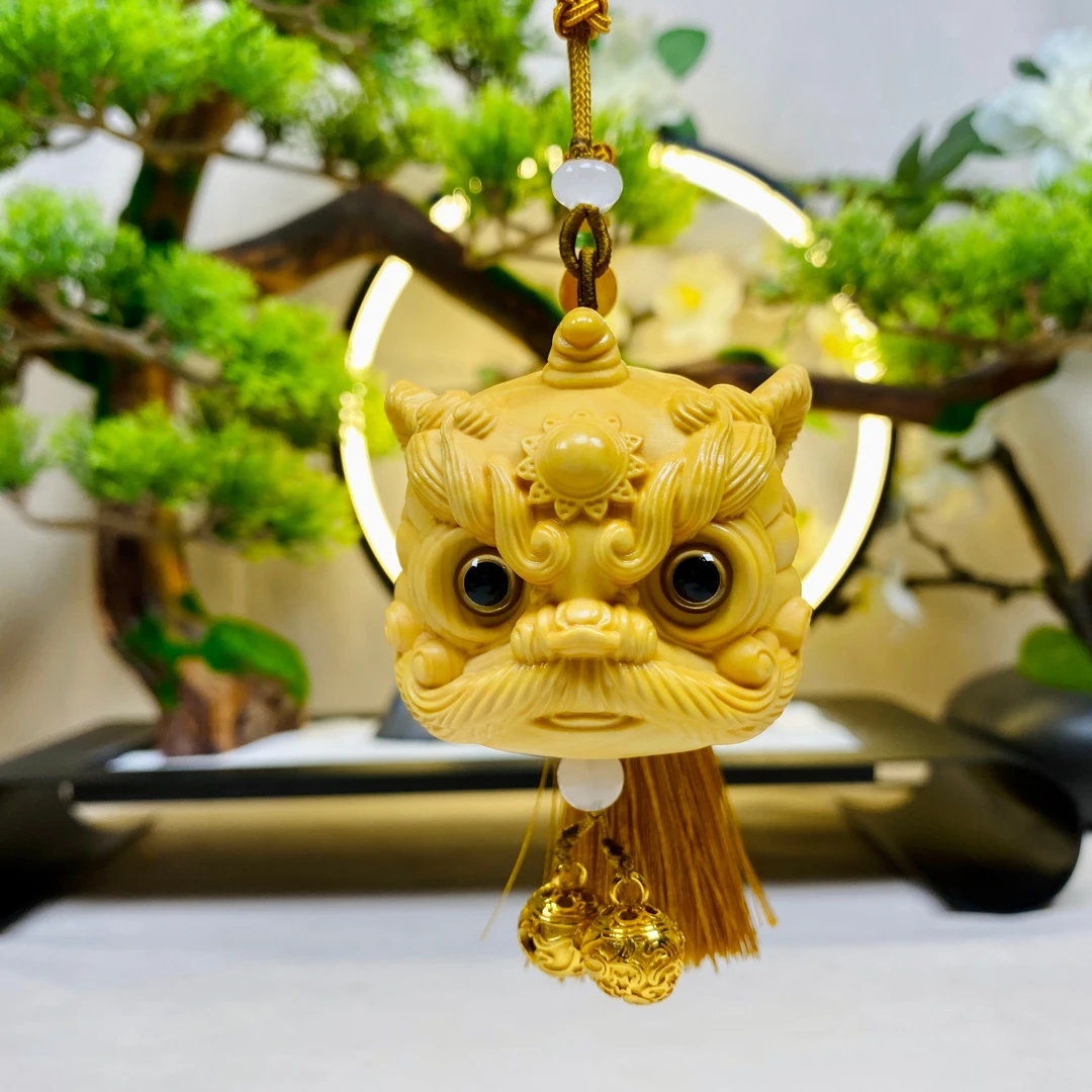 黄杨木原创瑞兽醒狮手把件国潮汽车挂件把玩