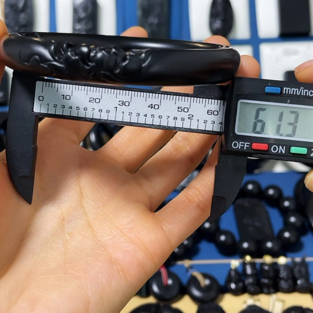 【闪购商品】和田玉手镯未镶嵌高羊脂雕刻