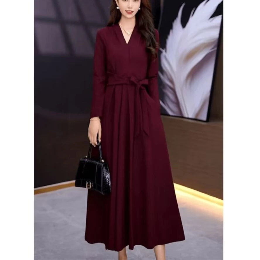 气质连衣裙收腰显瘦2024秋季新款长袖中长款秋冬减龄红色大码裙子