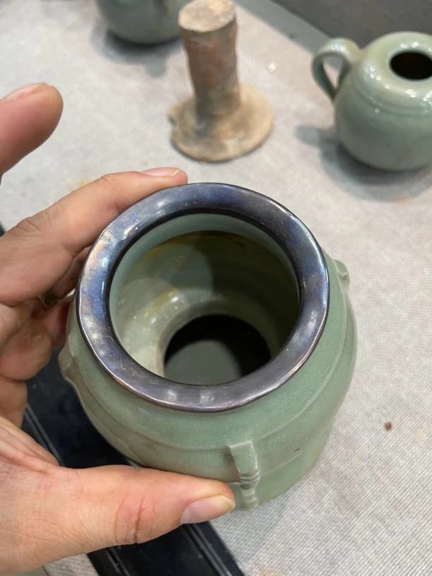 龙泉窑梅子青釉出辑尊，包口完整