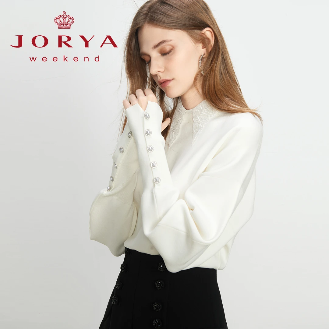 卓雅周末秋季新款时尚刺绣蕾丝领钻饰袖扣针织套头内搭女EJWACQ85