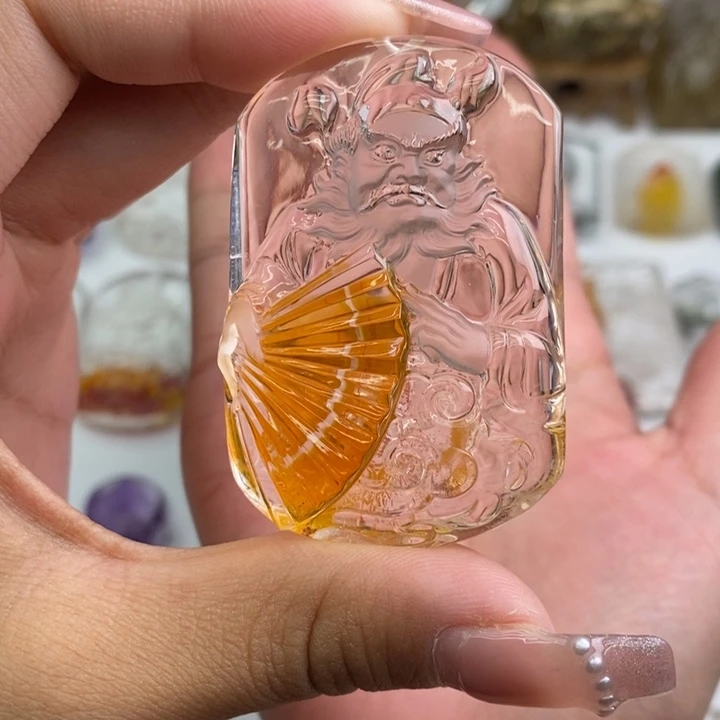 水晶颈饰未镶嵌阿**室