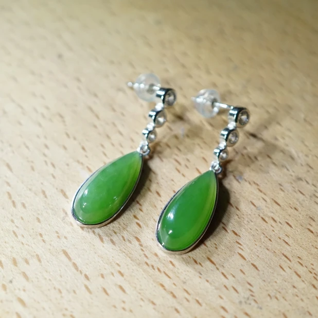 S925和田玉碧玉梨形耳坠 BZ091706
