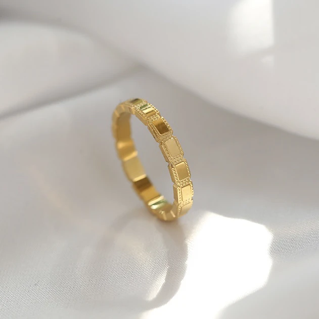 钛钢戒指 不掉色简约大气几何方格戒指轻奢高级车花食指戒A33