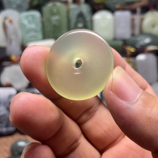 和田玉（糖玉）颈饰未镶嵌