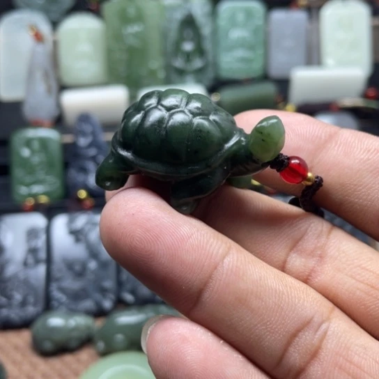 和田玉（糖玉）颈饰未镶嵌