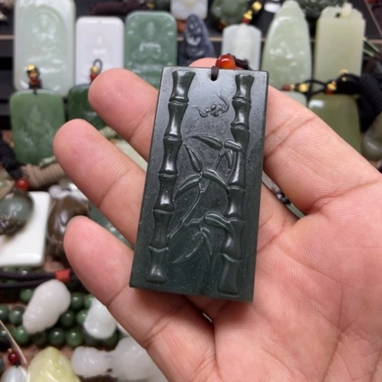 和田玉（糖玉）颈饰未镶嵌