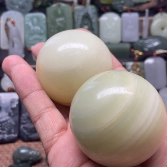 和田玉（糖玉）颈饰未镶嵌