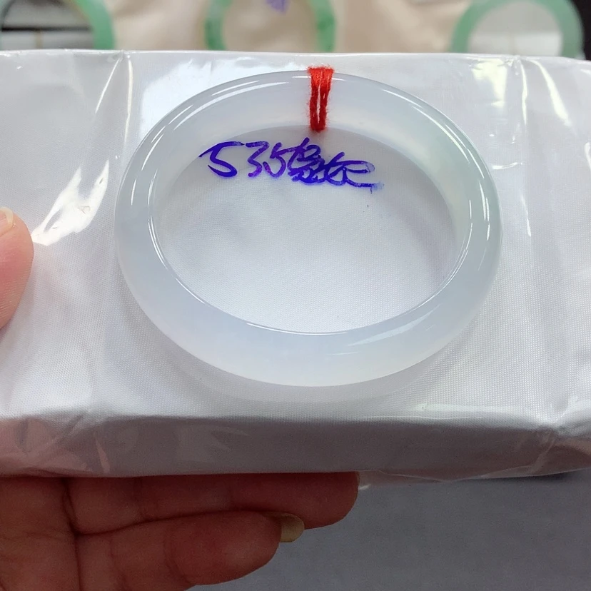 【闪购商品】翡翠手镯未镶嵌53贵妃