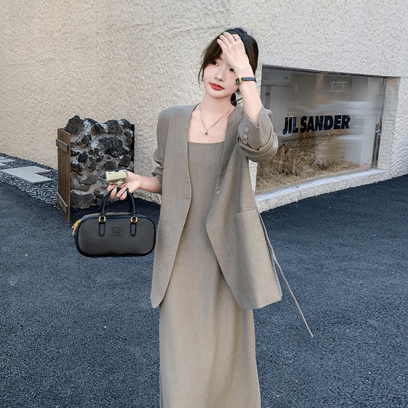 网红轻奢高级感气质西服2024宽松休闲系带西服吊带连衣裙两件套