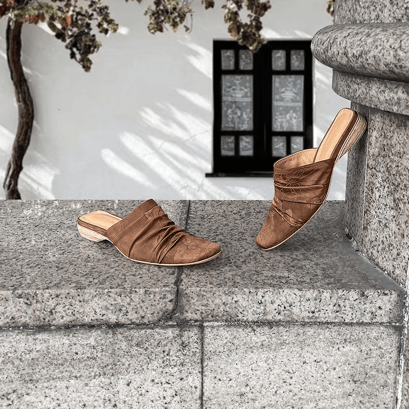 【卢小夜】凉拖鞋女小众褶皱香云纱刺绣中式复古包头半拖鞋女外穿