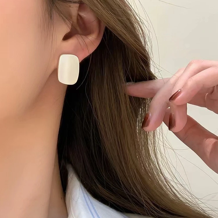 铜合金耳饰 HY042 时尚素款极简耳钉 简约小众925银针耳环 镀厚银