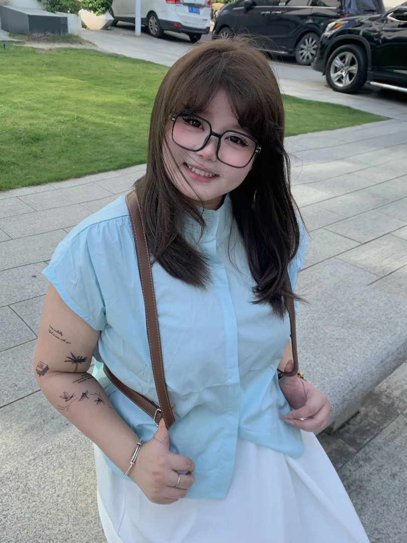 妹妹爱吃蛋挞大码女装【钟情】显瘦百搭遮肉清凉夏季蓝色T