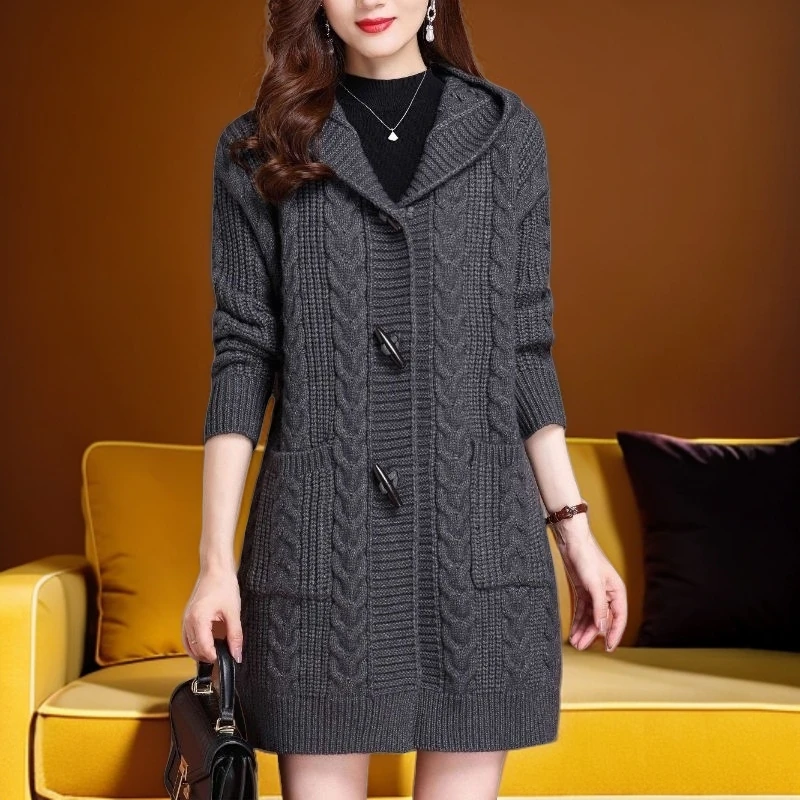 秋冬款妈妈装2025新款外套女长袖开衫连帽加厚过臀宽松中长款毛衣