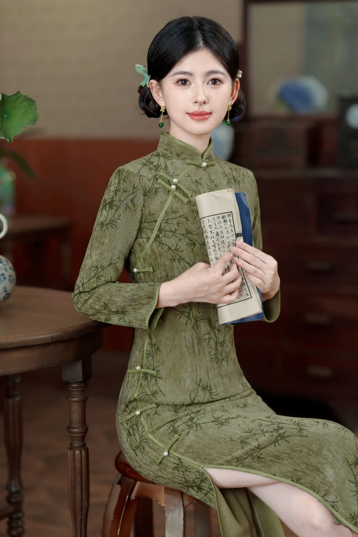 旗袍新款2025年轻款少女春秋季长袖高端气质长款优雅改良日常可穿