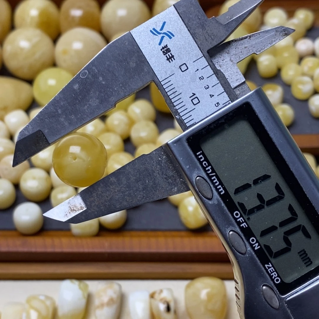 蜜蜡琥珀画未镶嵌