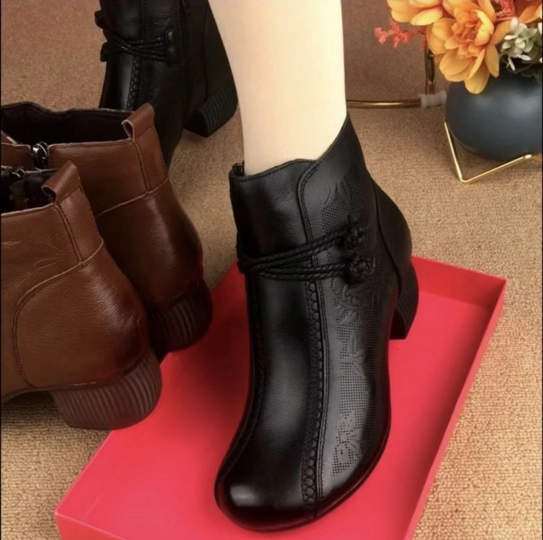 冬季加绒加厚保暖马丁靴女粗跟短靴中老年圆头软底厚毛妈妈鞋