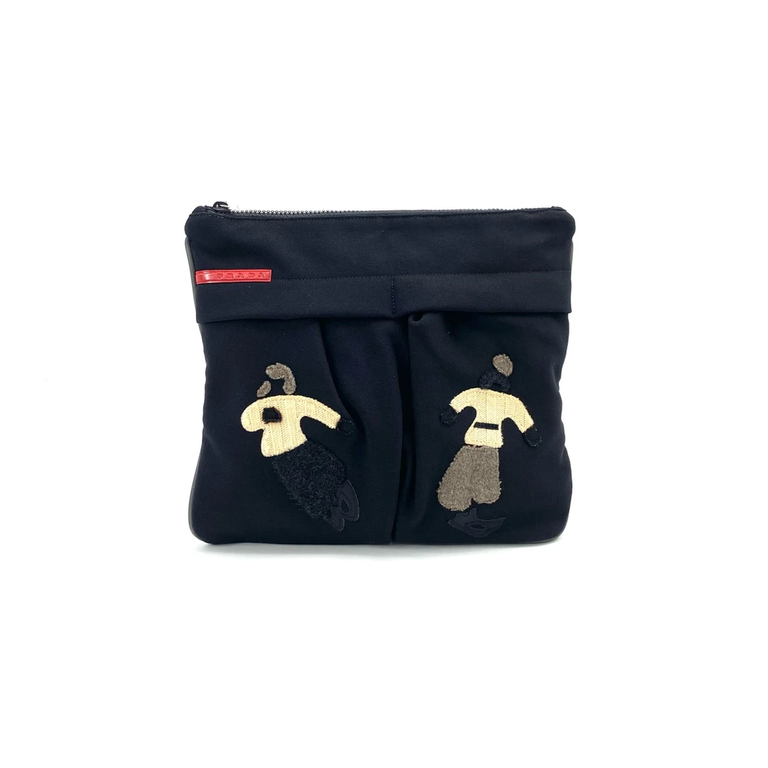 95新 Prada/普拉达 98新黑色帆布刺绣限量款斜挎包 尺寸30/27时尚