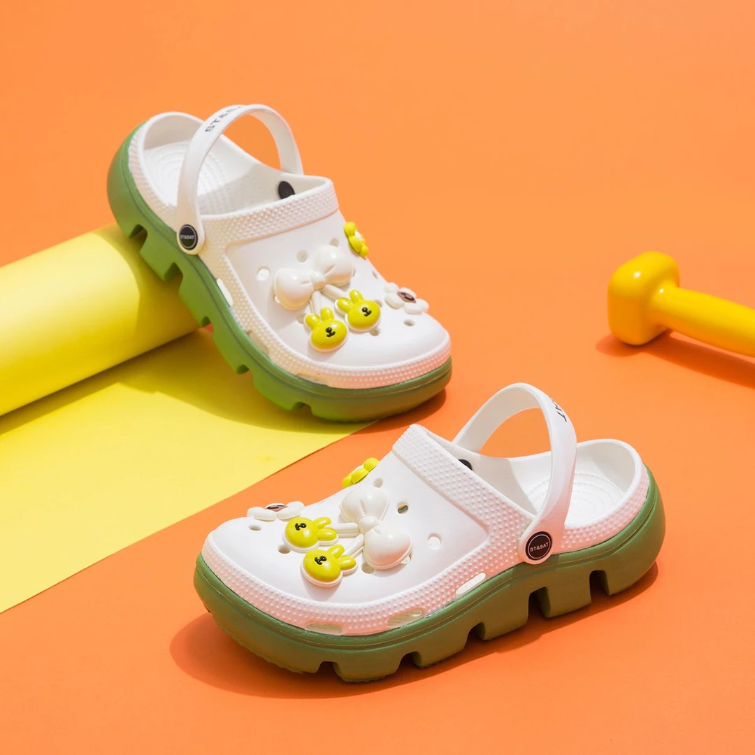 星期六撞色洞洞鞋女款2024新款爆款夏外穿学生时尚防滑拖鞋沙滩鞋