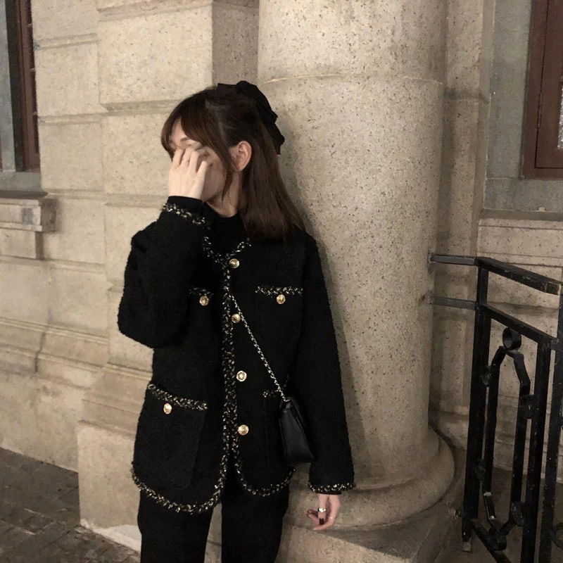 (窦窦家大码女装)曼哈顿小香风外套秋冬气质时尚黑色粗花呢上衣