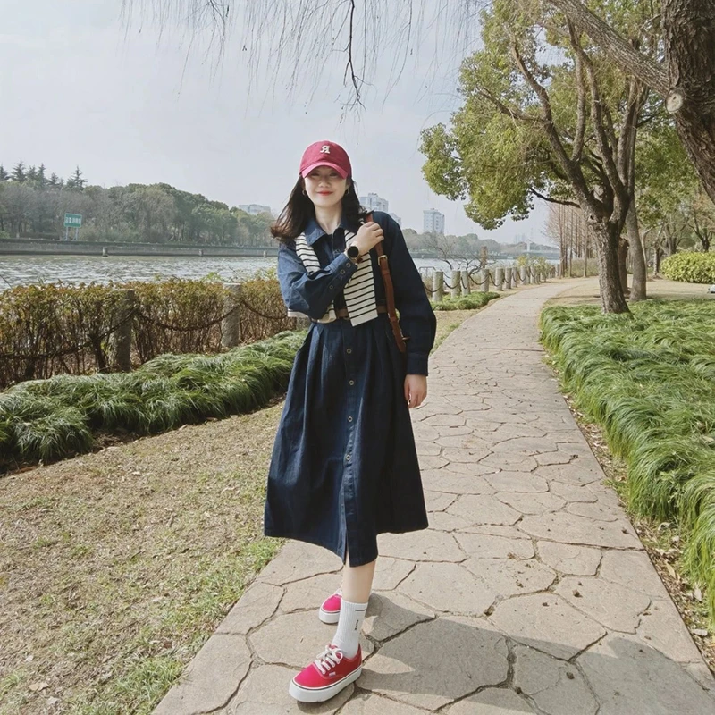 宽松设计感收腰衬衫领中长款长袖复古牛仔连衣裙女秋季显瘦韩版