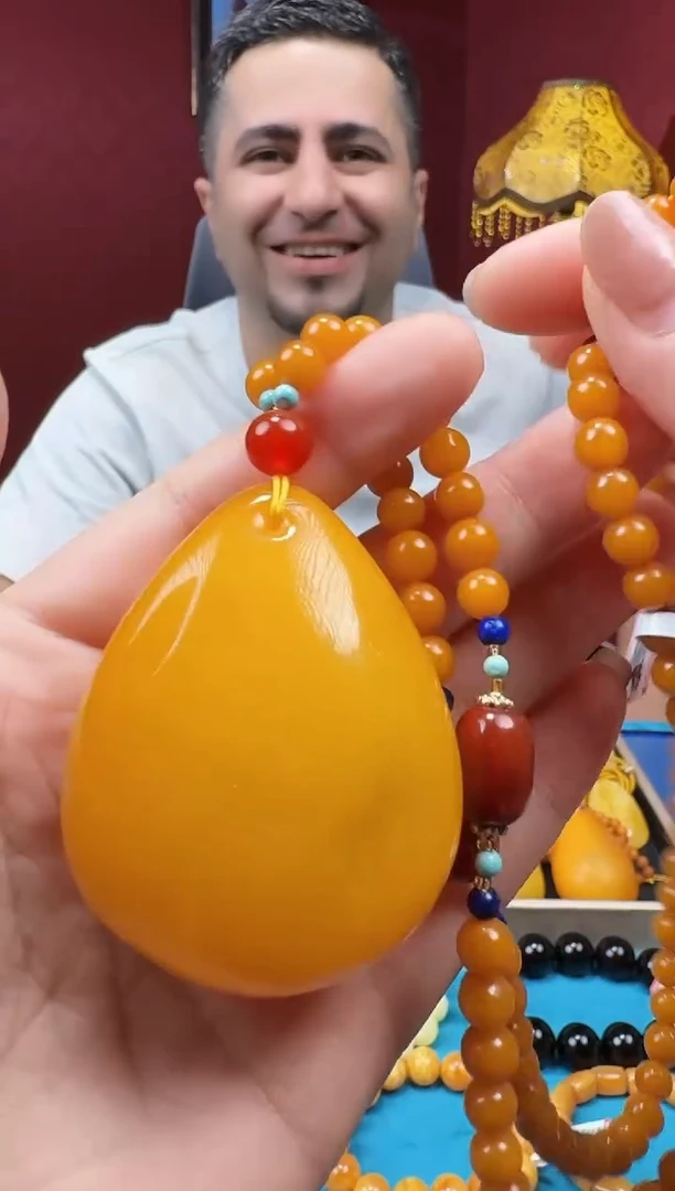 【闪购商品】琥珀吊坠(赠链)未镶嵌（07016）