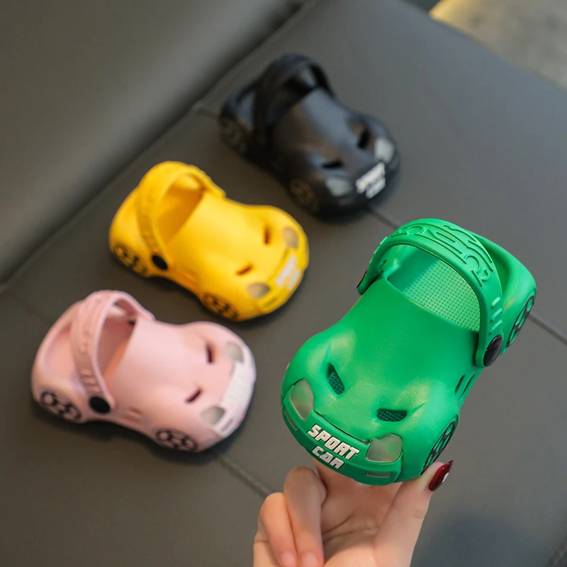 儿童防水发光小汽车沙滩拖鞋夏季男孩女童防撞卡通包头防滑凉拖鞋