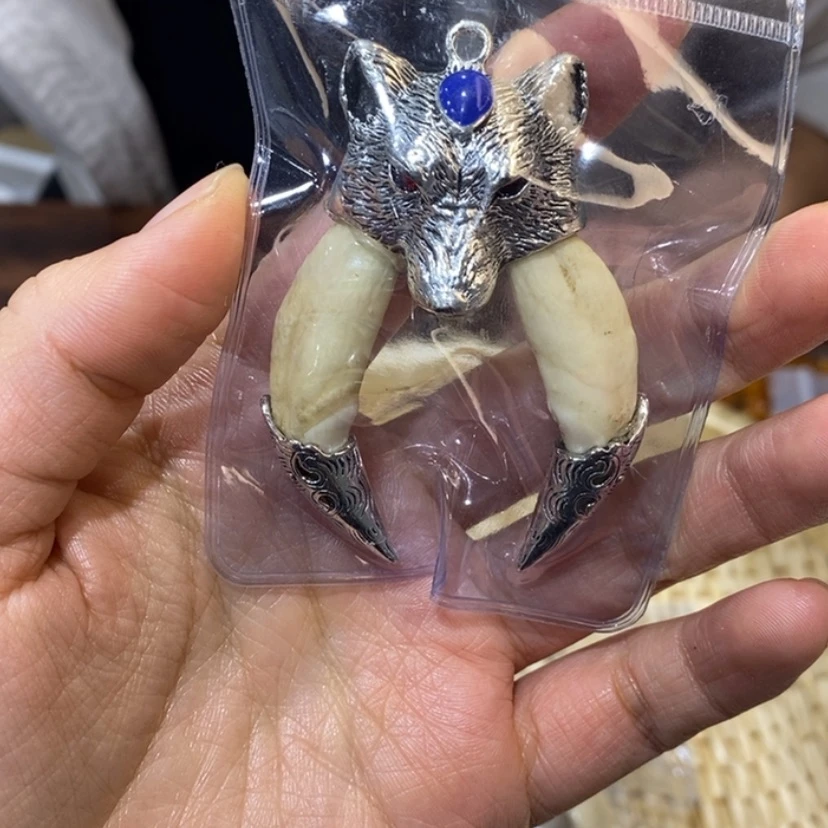 【闪购商品】橄榄核核雕双牙