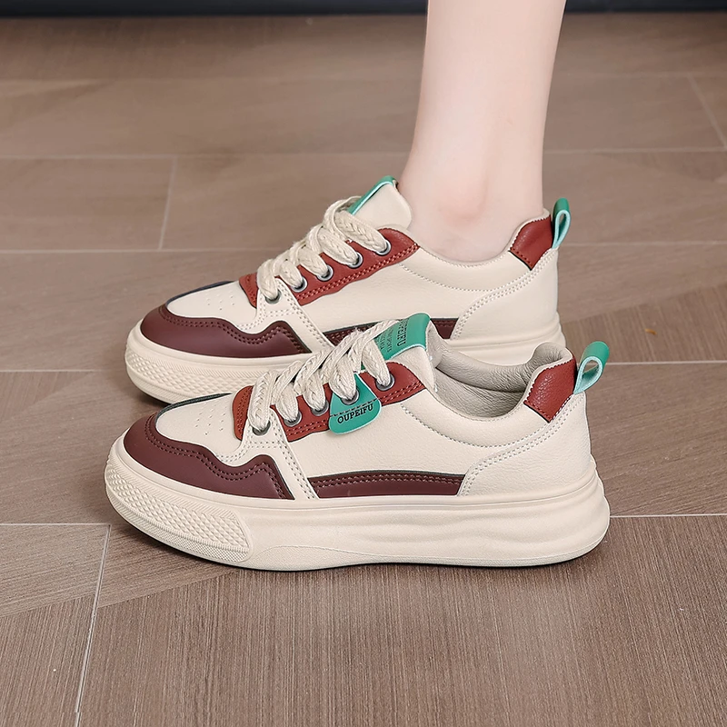 2024年秋季爆款板鞋小白鞋女透气新款厚底低帮百搭舒适休闲鞋女