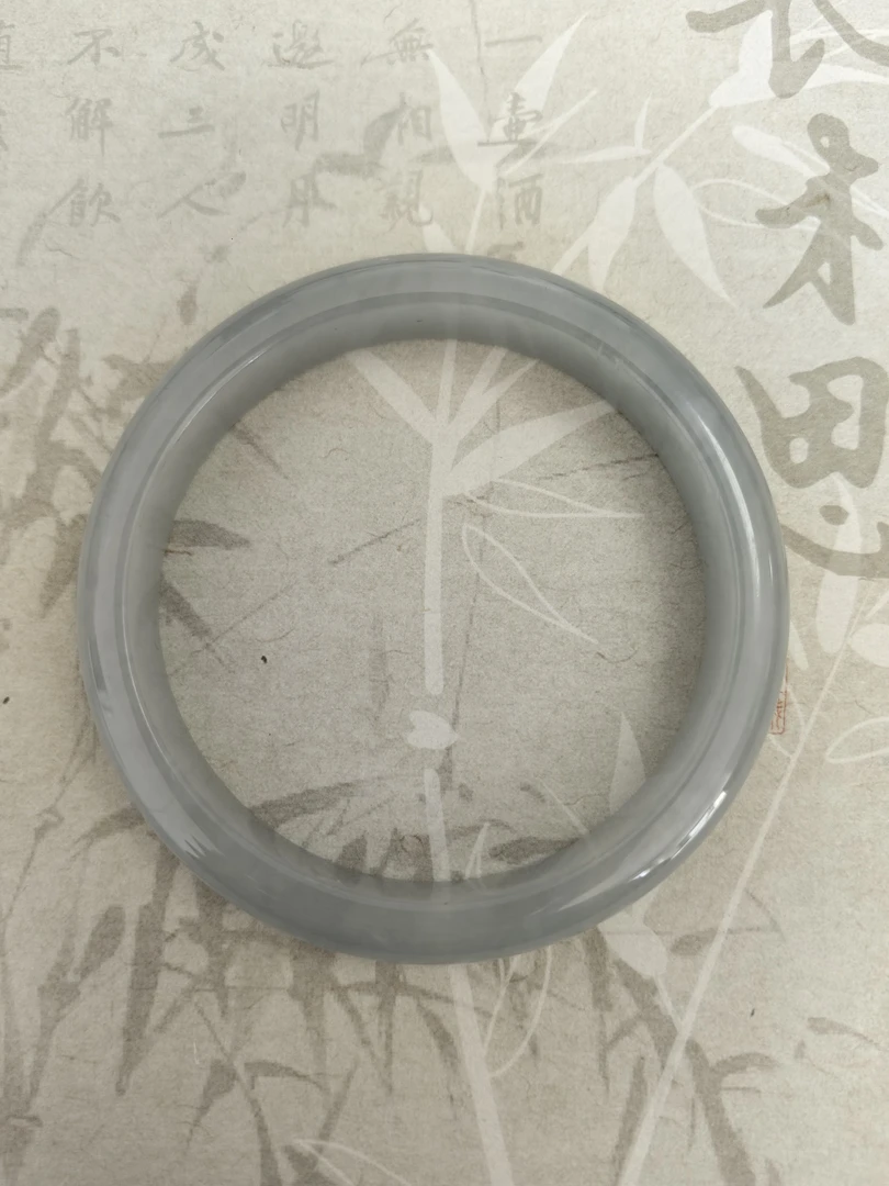 W865缅甸糯底翡翠手镯