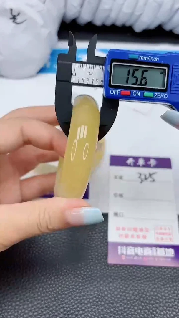 【闪购商品】石英质玉手镯未镶嵌325