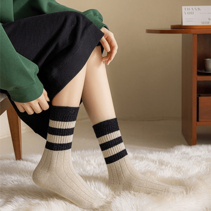 配鲨鱼裤的袜子女中筒秋冬仿羊毛袜加厚保暖ins潮流百搭长筒袜