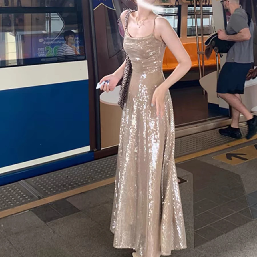 大码女装春秋气质生日礼服小众设计感性感亮片吊带连衣裙