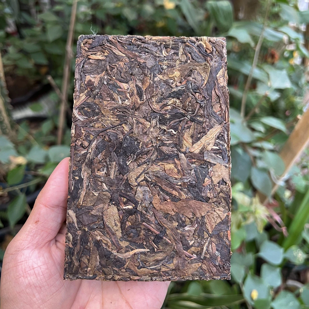 2011年 刮风寨古树黄金叶 普洱茶（生茶） 250克/砖